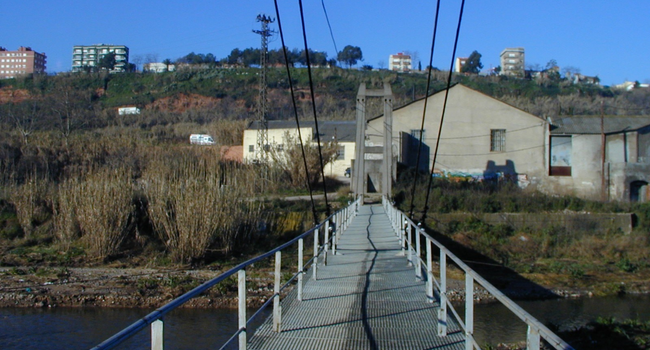 L’ACA ha iniciat les obres de rehabilitació de dues passarel·les del Ripoll que passaran a ser municipals