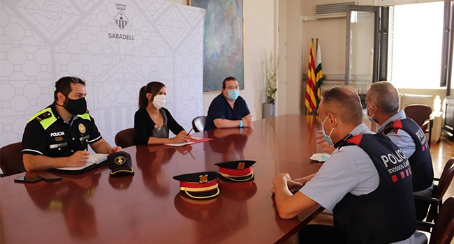 Policia Municipal i Mossos d’Esquadra intensificaran la vigilància per evitar trobades no permeses a la via pública, especialment en els dies en què s’hauria d’haver celebrat la Festa Major