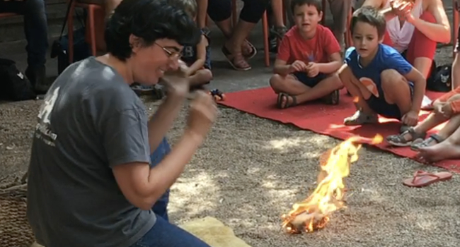 El Museu d’Història organitza aquest diumenge una demostració de com s’encenia el foc en l’antiguitat 