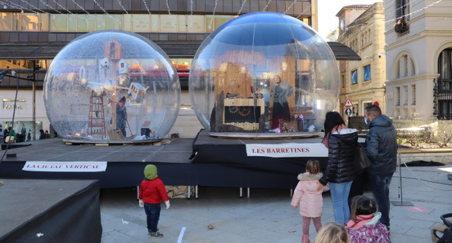 Un espectacle familiar de bombolles gegants, a la plaça del Doctor Robert fins al 4 de gener