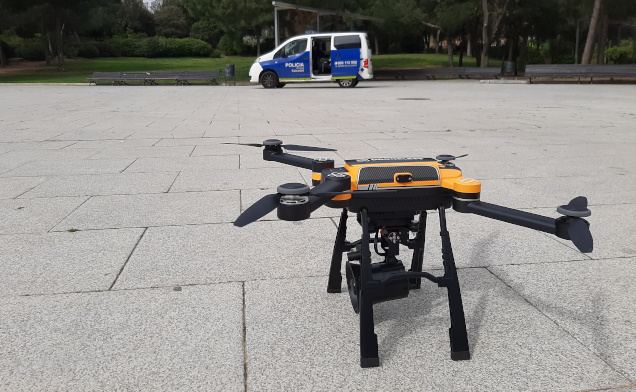 La Policia Municipal vigila des d’avui que es respectin les restriccions a la mobilitat també amb drons