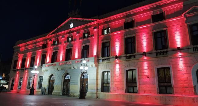 La façana de l’Ajuntament s’il·luminarà de color vermell amb motiu del Dia Internacional de les Cardiopaties Congènites
