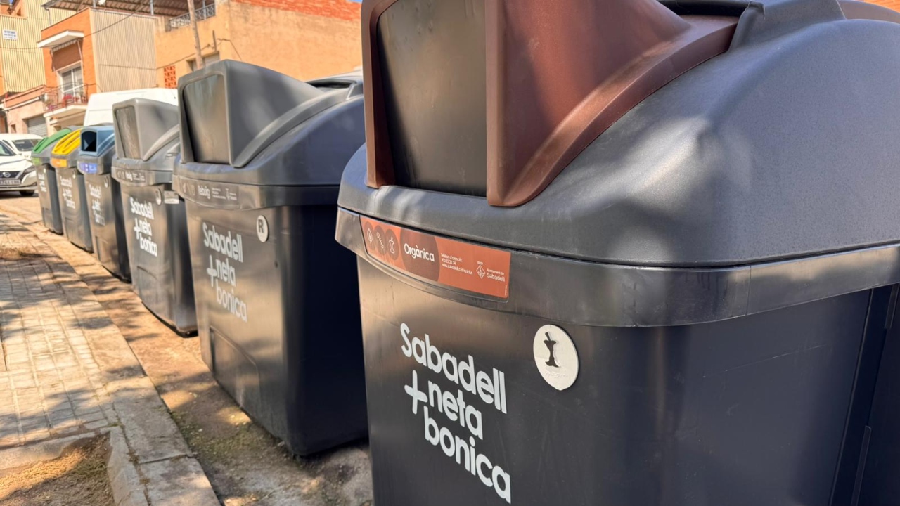 24 contenidors noti 2