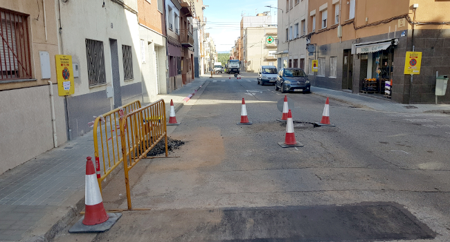 S’inicien les obres de millora del paviment de diferents carrers de la Plana del Pintor