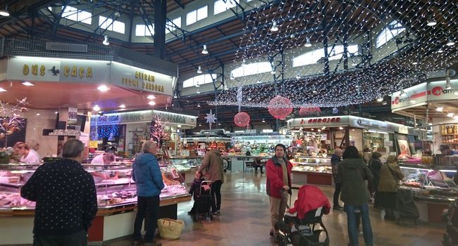 Els mercats municipals adapten els horaris d’obertura durant les dates de Nadal