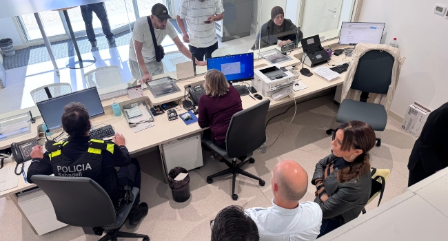 La Policia Municipal estrena una recepció renovada per millorar l’atenció ciutadana