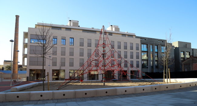 El centre de la ciutat guanya un nou espai públic amb l’ampliació de la plaça de Dolors Miralles