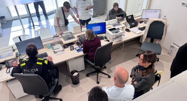 La Policia Municipal estrena una recepció renovada per millorar l’atenció ciutadana