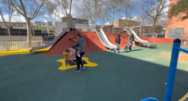La nova plaça de les Illes Medes es consolida com un espai inclusiu i de convivència