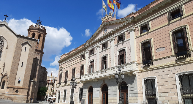 L’Ajuntament millorarà la prestació del servei i les condicions laborals del personal que neteja els equipaments municipals