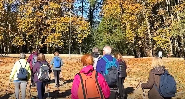 Sabadell acull una caminada de marxa nòrdica per promoure la salut i el coneixement del territori