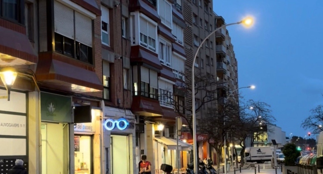 Nova il·luminació al passeig dels Almogàvers per guanyar seguretat i eficiència energètica