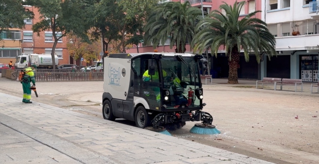 La renovació de la maquinària de neteja ja és visible als carrers de Sabadell