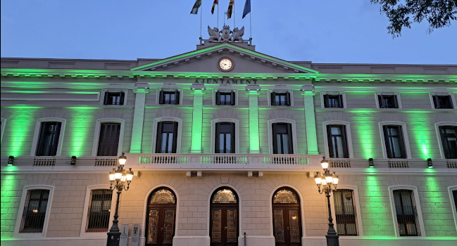 La façana de l’Ajuntament s’il·luminarà dijous de color verd amb motiu del Dia Internacional de la Síndrome d’Angelman