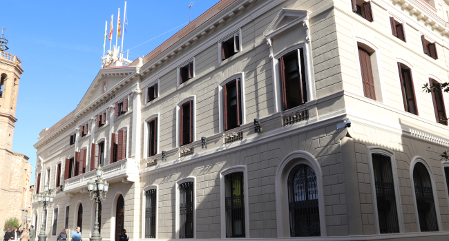 La urbanització de la Plaça de Granada millorarà l’accessibilitat i seguretat a l’entorn de l’Escola Tarlatana i reforçarà el verd i l’arbrat a la zona