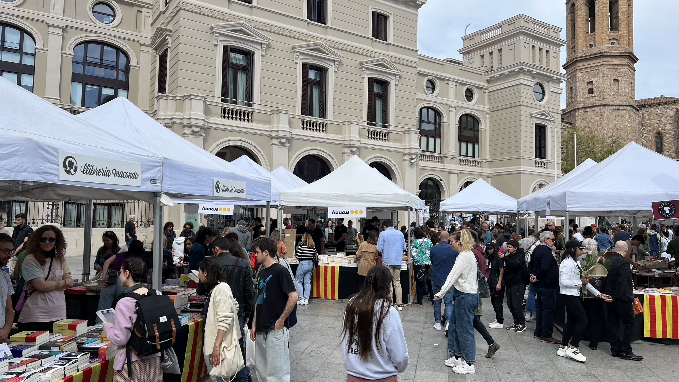 Sabadell desplega una àmplia programació cultural per celebrar Sant Jordi