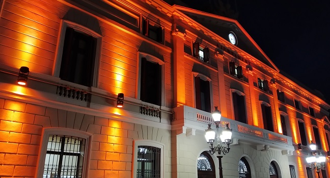 L’Ajuntament il·lumina avui la façana de taronja amb motiu del Dia Mundial de la Malaltia Pulmonar Obstructiva Crònica (MPOC)