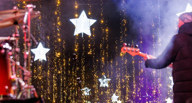 Sabadell arrenca un Nadal rodó amb l’encesa de llums, la inauguració del Pessebre gegant i l’obertura de la Fira de Santa Llúcia