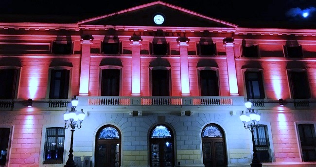 Sabadell commemora el Dia mundial contra el càncer de mama el 19 d’octubre il·luminant de rosa la façana de l’Ajuntament 