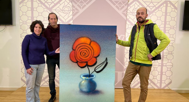 L’Ajuntament de Sabadell rep el quadre “Happy flower in a vase” de l’artista bosnià Benjamin Čengić