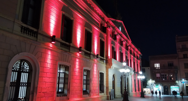 La façana de l’Ajuntament s’il·luminarà de color vermell per commemorar el Dia Mundial de la malaltia de Kawasaki