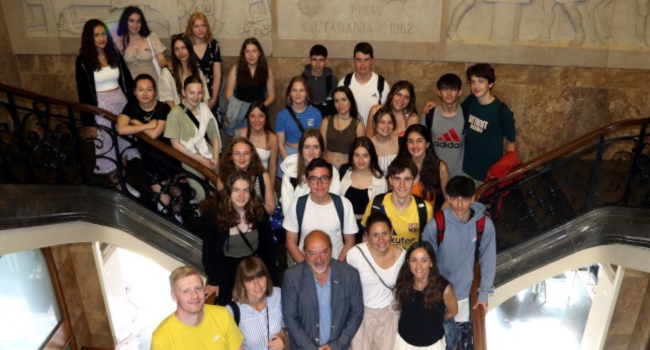 Joves suecs visiten Sabadell en un intercanvi amb l’Institut Pau Vila per reflexionar sobre cultura i minories