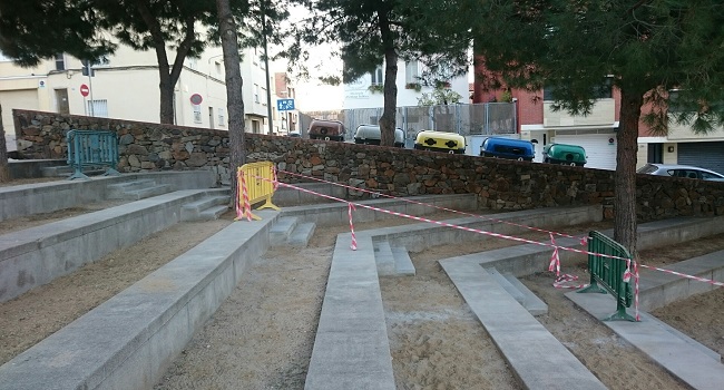 Escales noves, a la plaça de Magdalena Calonge