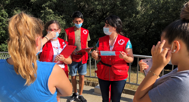 Creu Roja Sabadell i l’Ajuntament posen en marxa un dispositiu per reforçar la informació i sensibilització de la ciutadania en relació a les mesures de protecció davant la COVID-19 