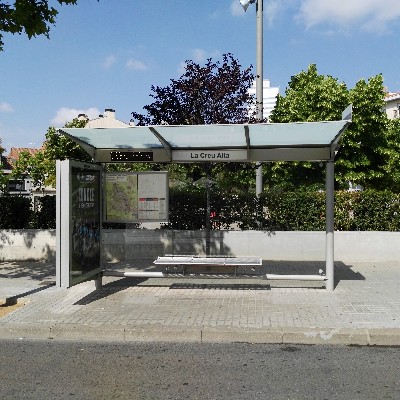 Sabadell disposa de tres nous panells electrònics informatius a les parades d’autobusos