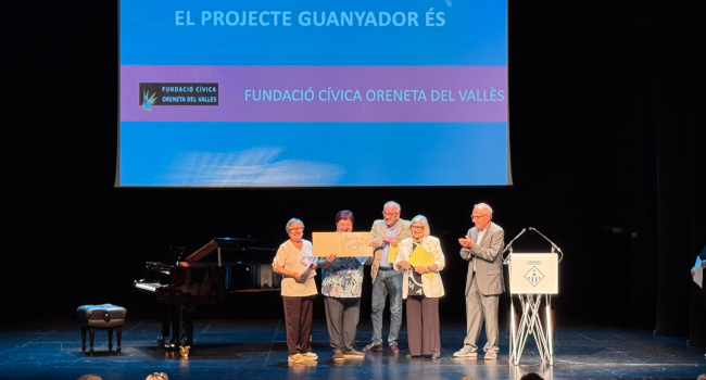 Un projecte de la Fundació Cívica Oreneta del Vallès per combatre la bretxa digital i la solitud no desitjada guanya el reconeixement públic al treball per a les persones 60+